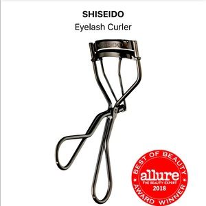 Shiseido eyelash curler. NIB